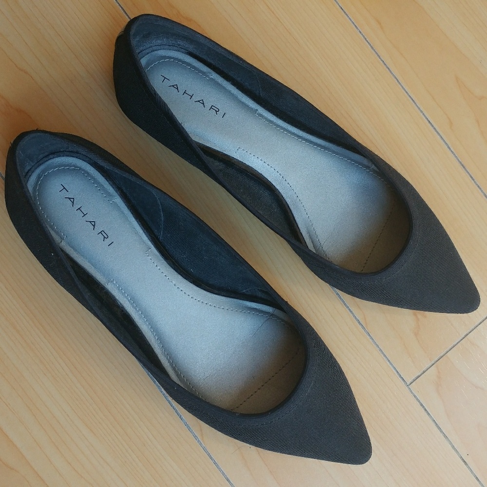 Tahari Edie Pointed Toe Flats, Black 7.5
